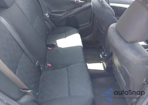 2010 Toyota Matrix S z USA, uszkodzony, nr VIN 2T1LE4EE8AC013936